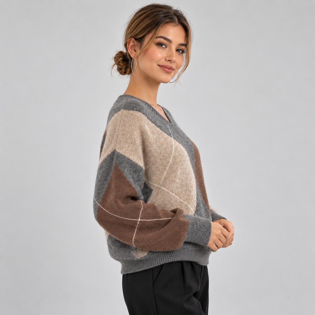 Women's Argyle V-Neck Sweater – Loose Fit Long Sleeve Knit Pullover