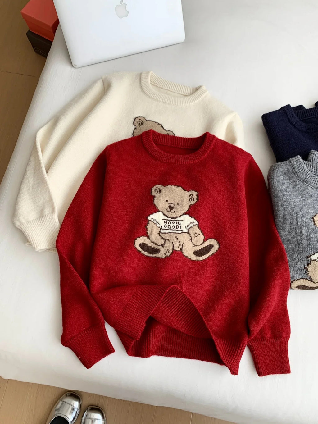 Women's Vintage Cartoon Bear Embroidered Knit Sweater - Harajuku Crewneck Pullover