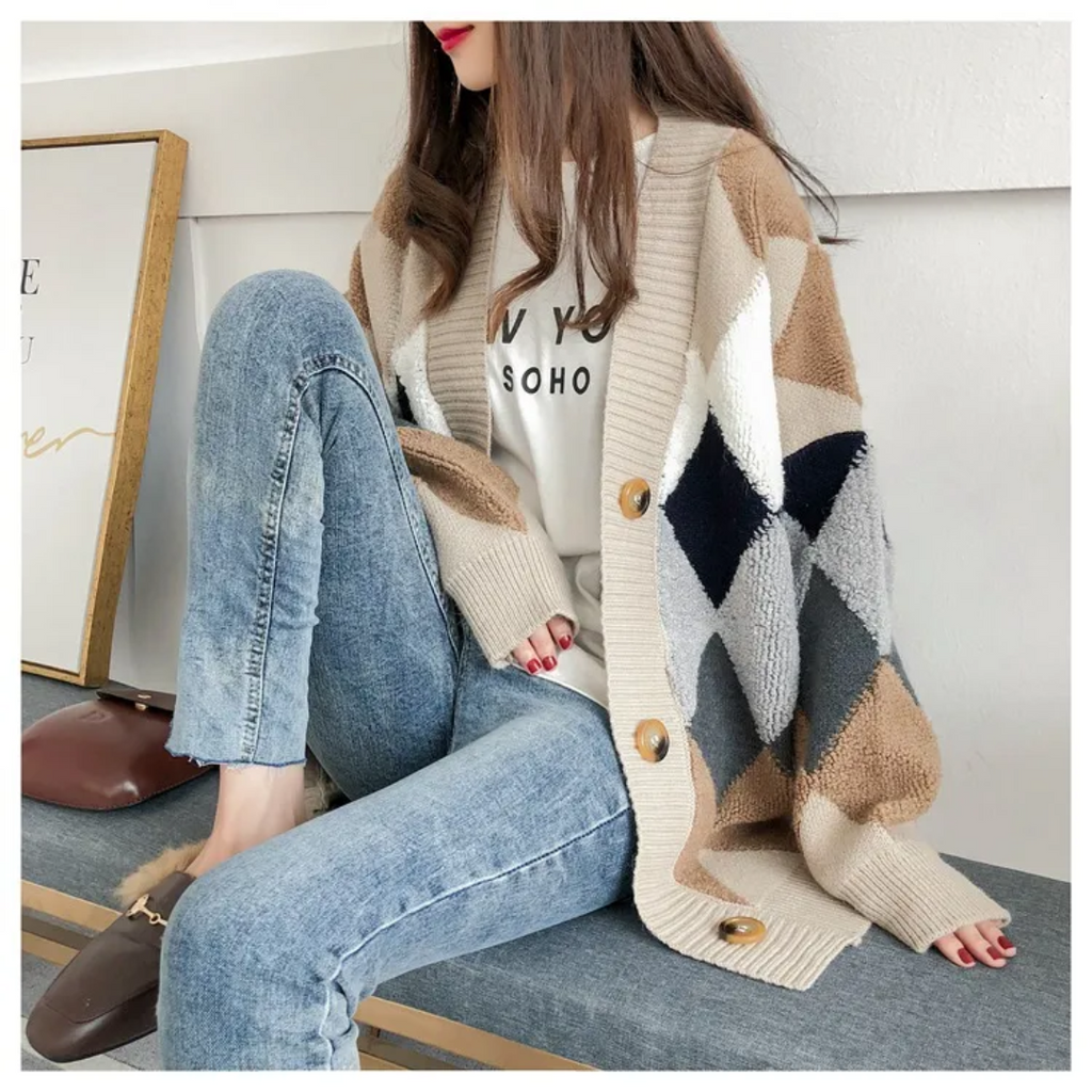 Women's Oversized Printed Cardigan – V-Neck Button-Front Knit Sweater