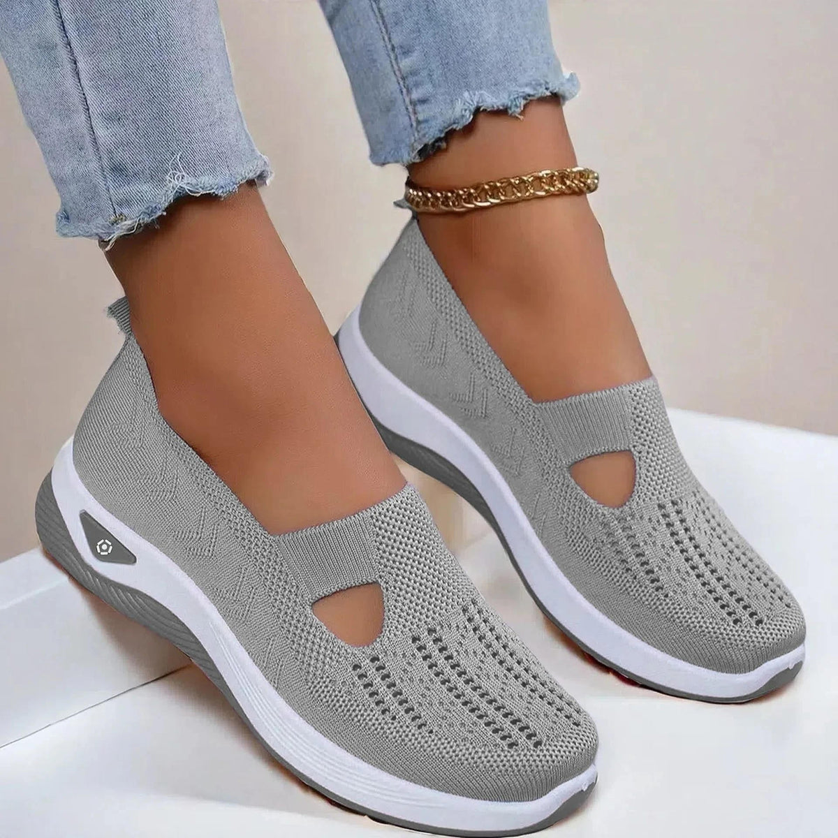 Women's Slip-On Comfort Shoes – Cushioned Walking Shoes with Supportive Insole