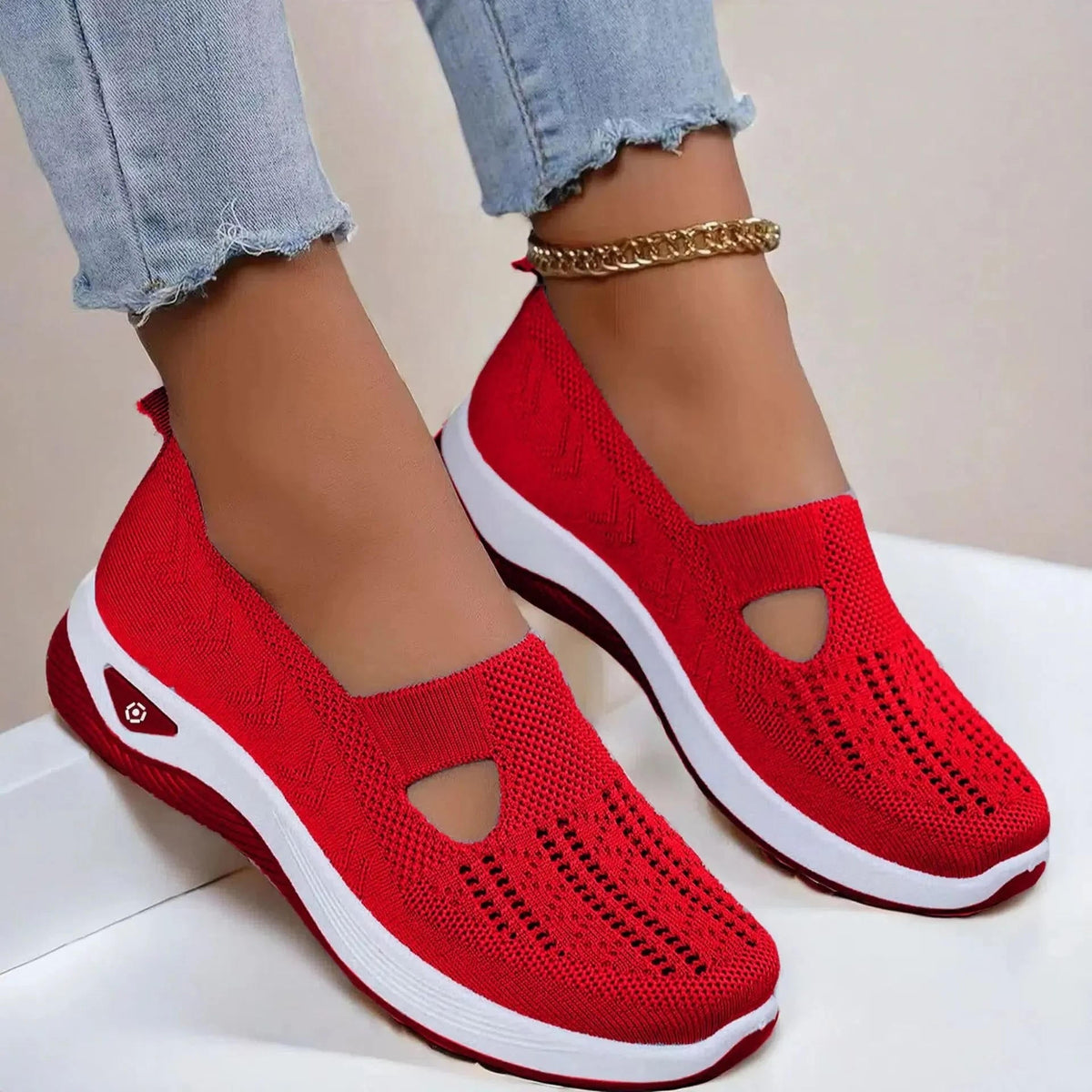 Women's Slip-On Comfort Shoes – Cushioned Walking Shoes with Supportive Insole