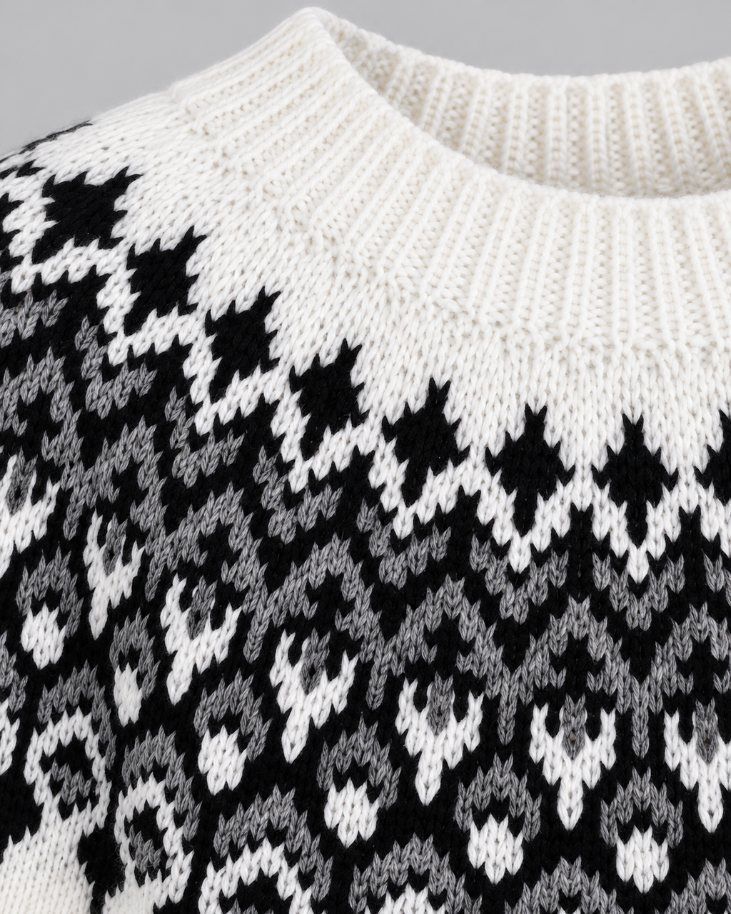 Women's Fair Isle Geometric Crew Neck Sweater – Black and Gray Diamond Knit