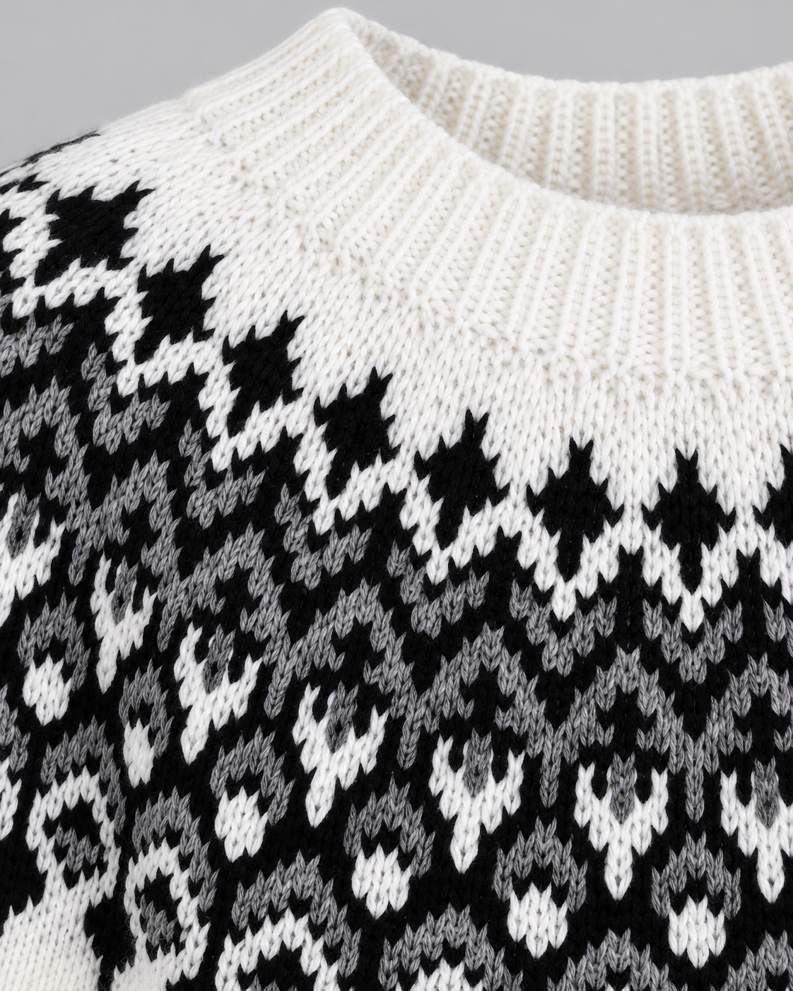 Women's Fair Isle Geometric Crew Neck Sweater – Black and Gray Diamond Knit
