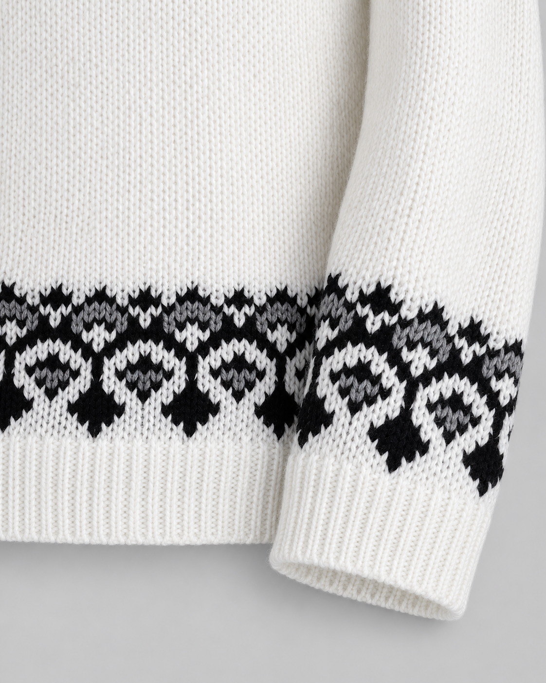 Women's Fair Isle Geometric Crew Neck Sweater – Black and Gray Diamond Knit