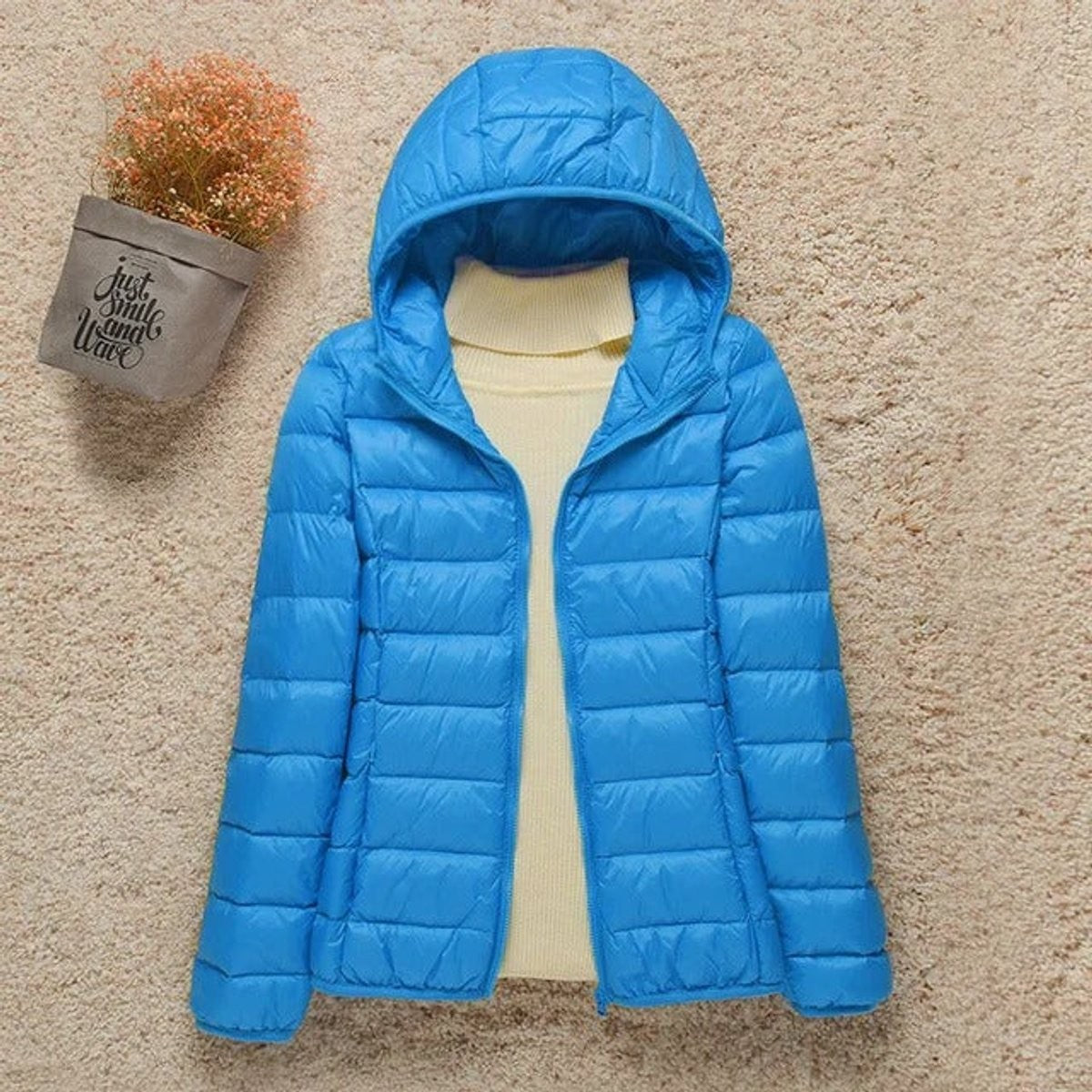 Women's Lightweight Quilted Hooded Packable Down Puffer Jacket - Cropped Winter Coat