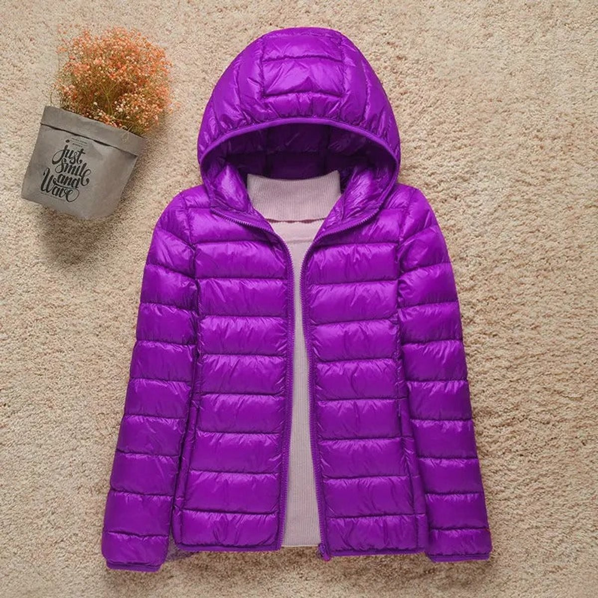 Women's Lightweight Quilted Hooded Packable Down Puffer Jacket - Cropped Winter Coat